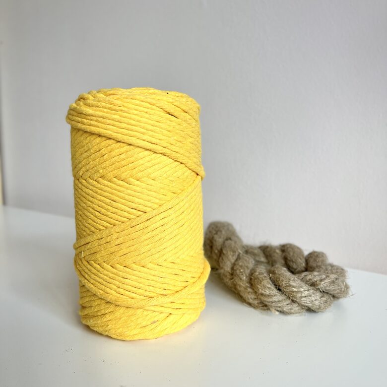 Dažādu krāsu viena pavediena auklas, 0,5 kg, 130 m, 3mm, A