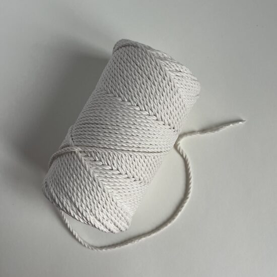 Dabīgi balta 2 mm 3 pavedienu